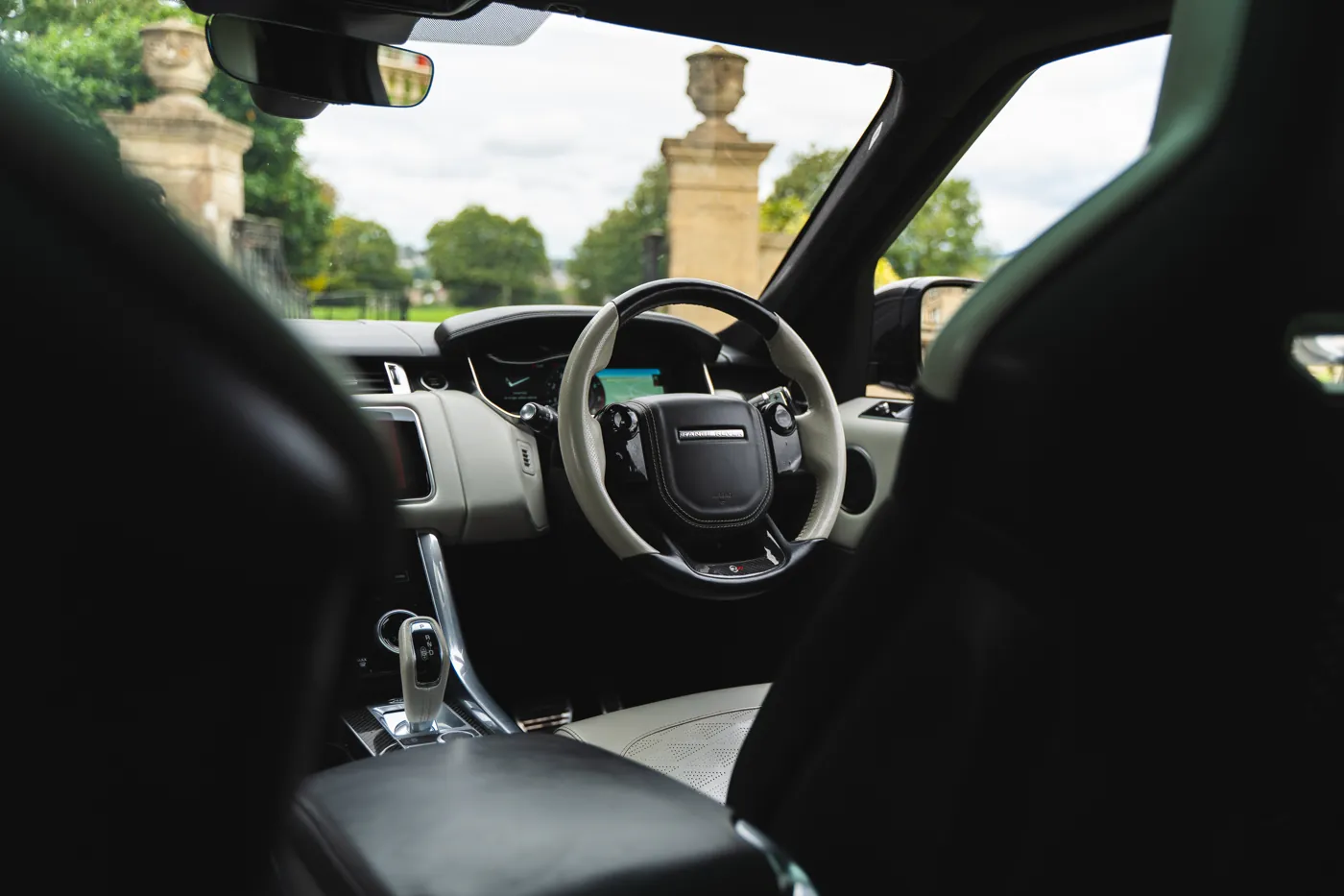 Range Rover Sport SVR photo 3