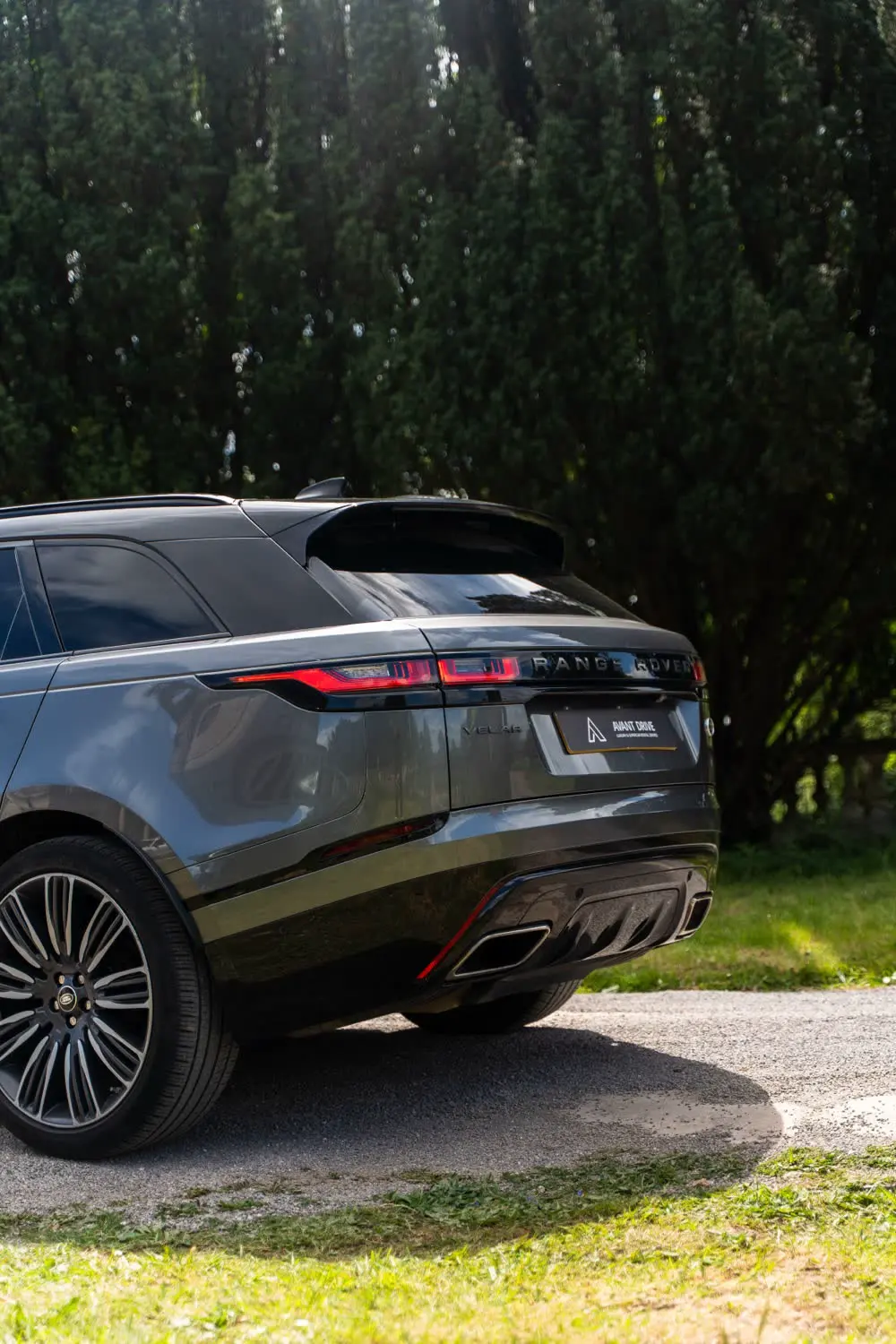 Range Rover Velar D300 rear
